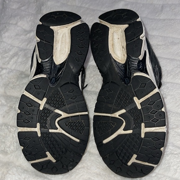 New Balance 2002R - Picture 6 of 8